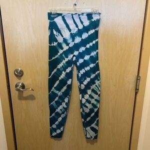 VS Pink tie dye leggings